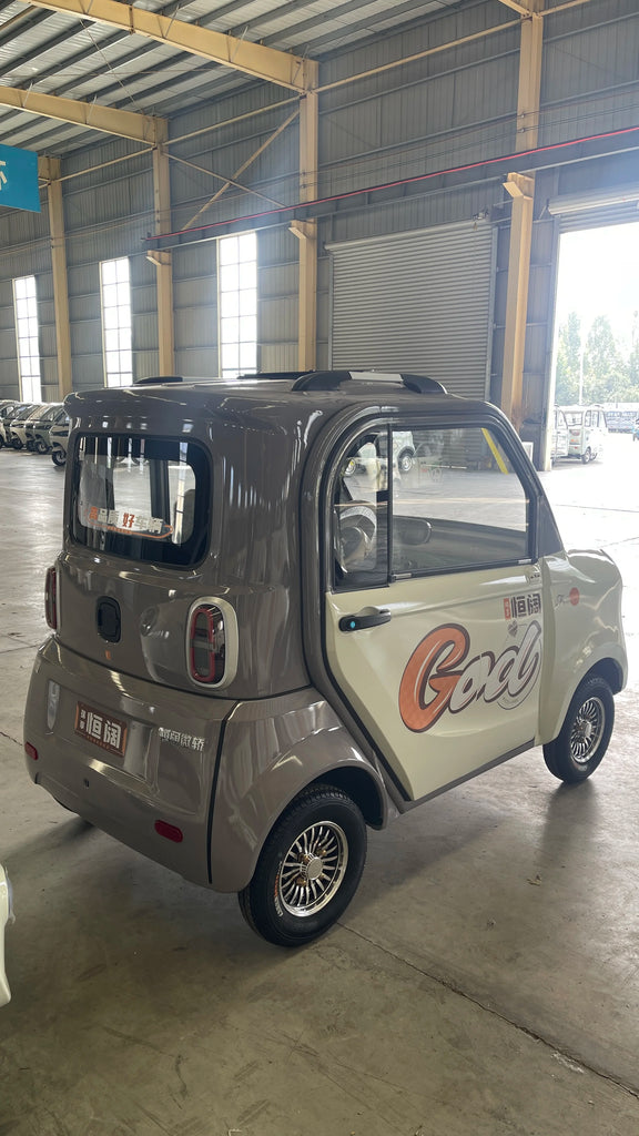 Libertate de Mișcare, Indiferent de Vreme! 🌦️ Mașina Electrică de Oraș cu Autonomie 80 km.